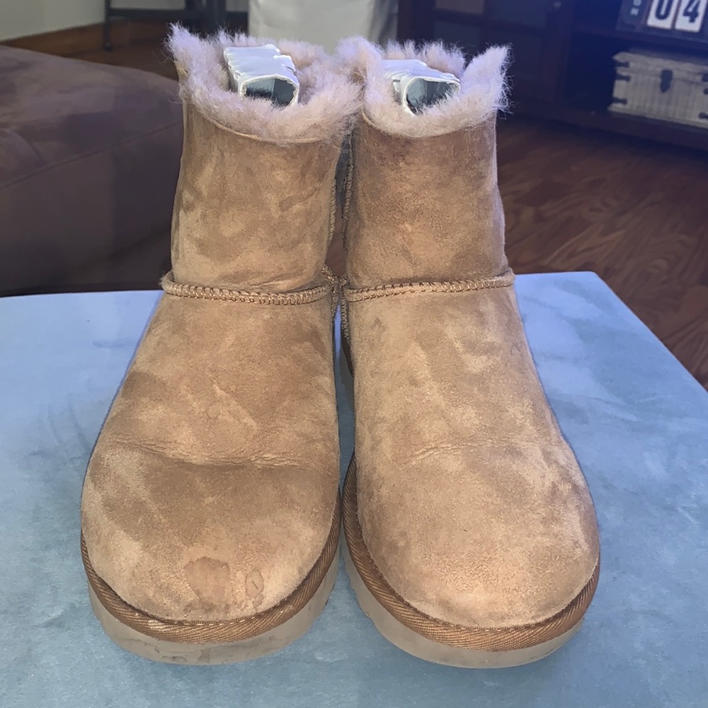 Beige Uggs size 7
